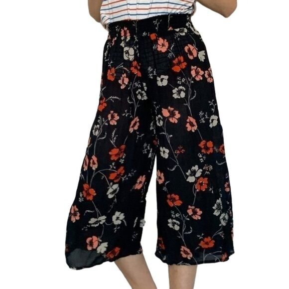 Urban Outfitters Out From Under Black Floral Pant Size XS Culotte Elastic Waist - Picture 1 of 5